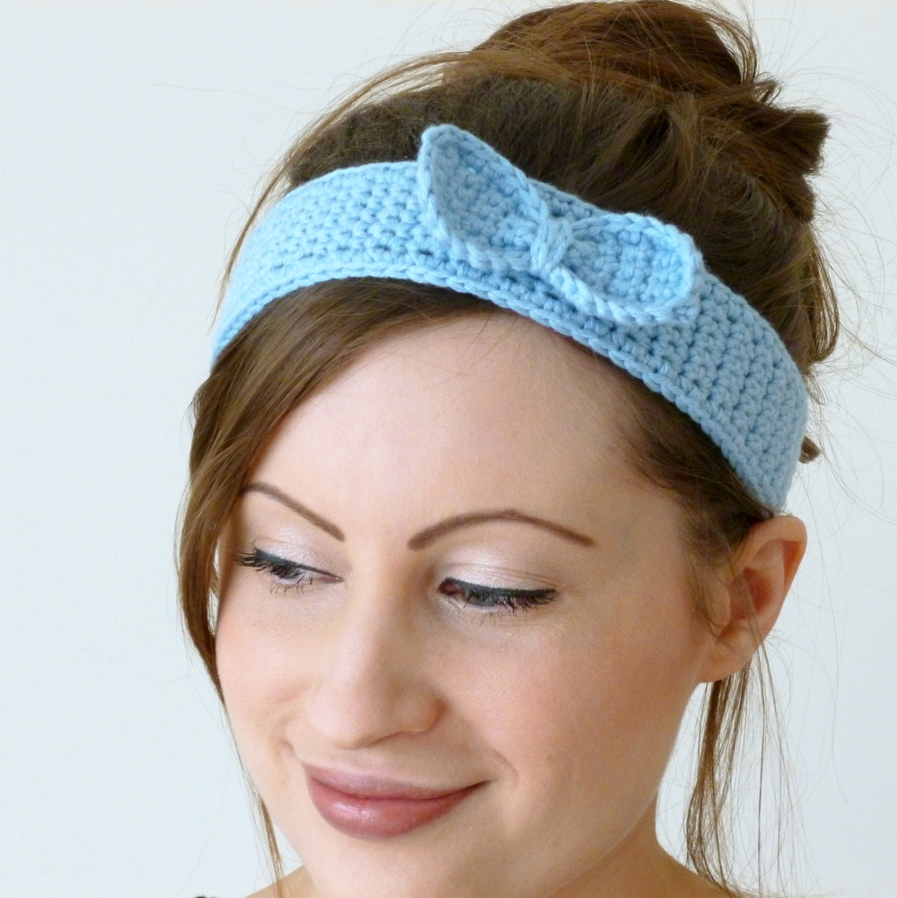 Crochet Bow Thin Headband In Blue